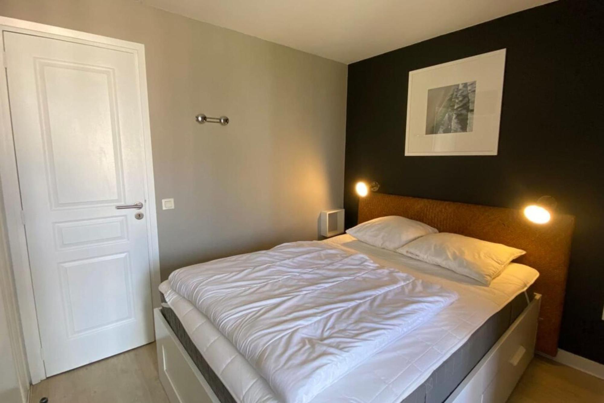Very 6 Person With Swimming Pool Tennis Court And Car Park 202 *
