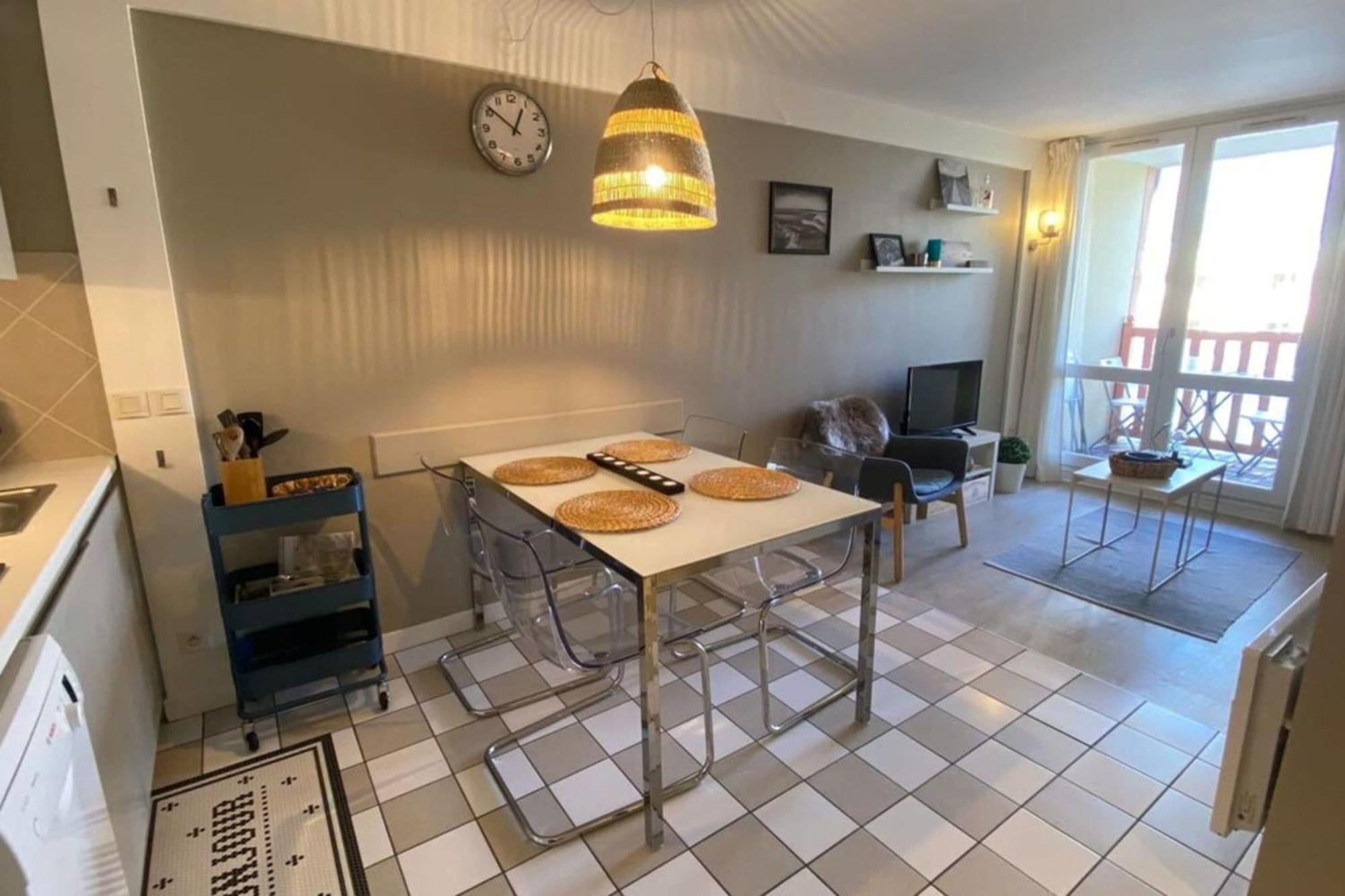Very 6 Person With Swimming Pool Tennis Court And Car Park 202 Apartment