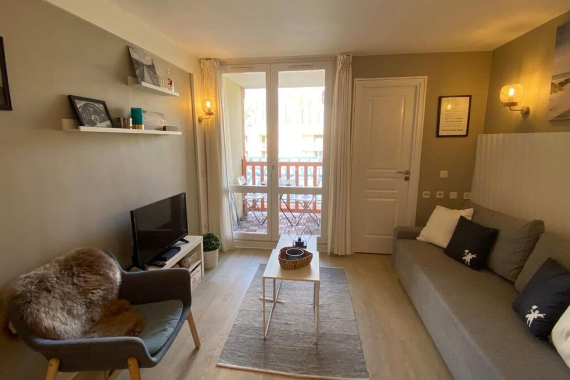 Apartment Very 6 Person With Swimming Pool Tennis Court And Car Park 202 *